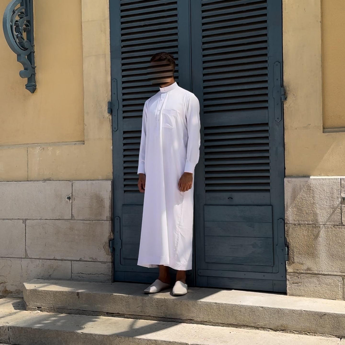 Guide des tailles de qamis : comment choisir la taille parfaite pour un homme ?